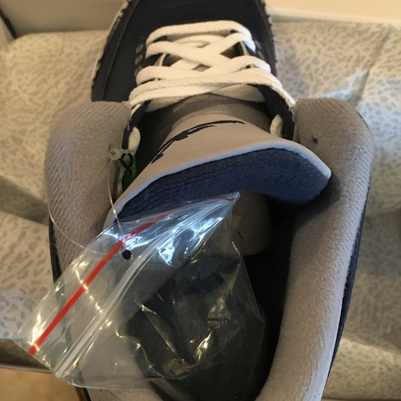 Georgetown 3s - Picture 3 of 3